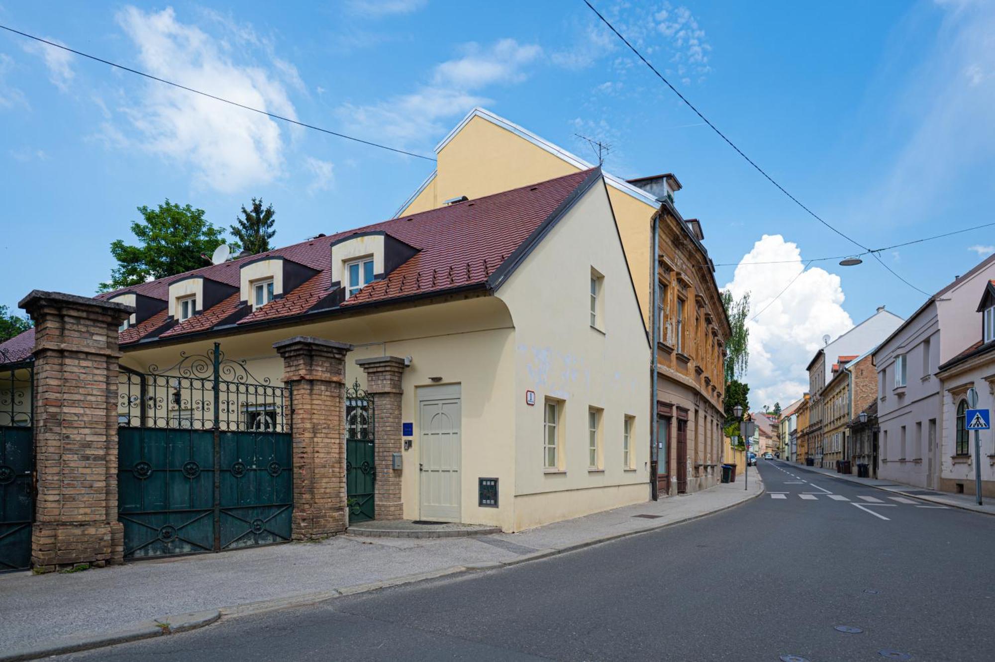 Paon Boutique Apartments Загреб Экстерьер фото